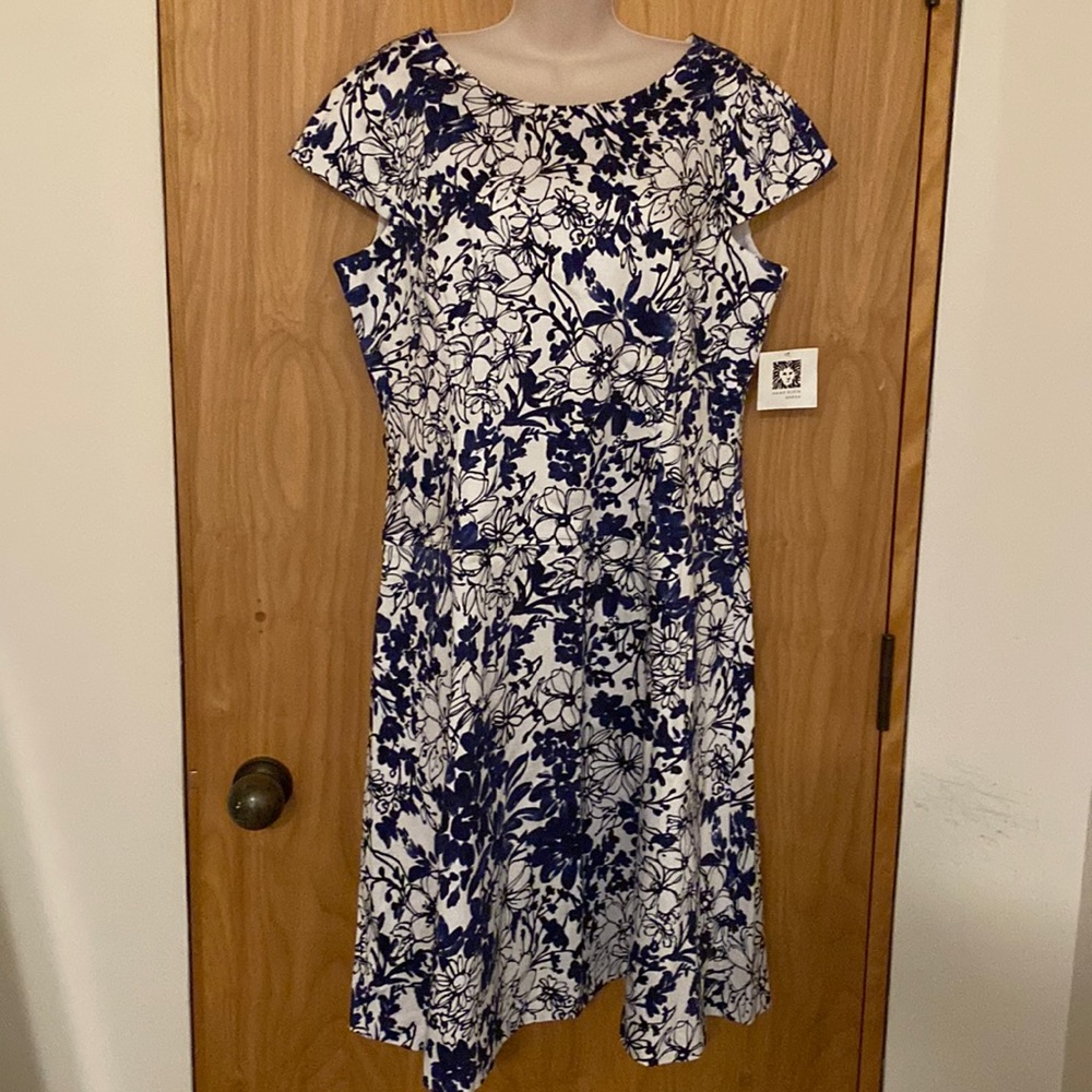 Anne Klein Blue and White Floral Midi Dress